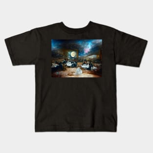 Dinner party on the moon Kids T-Shirt